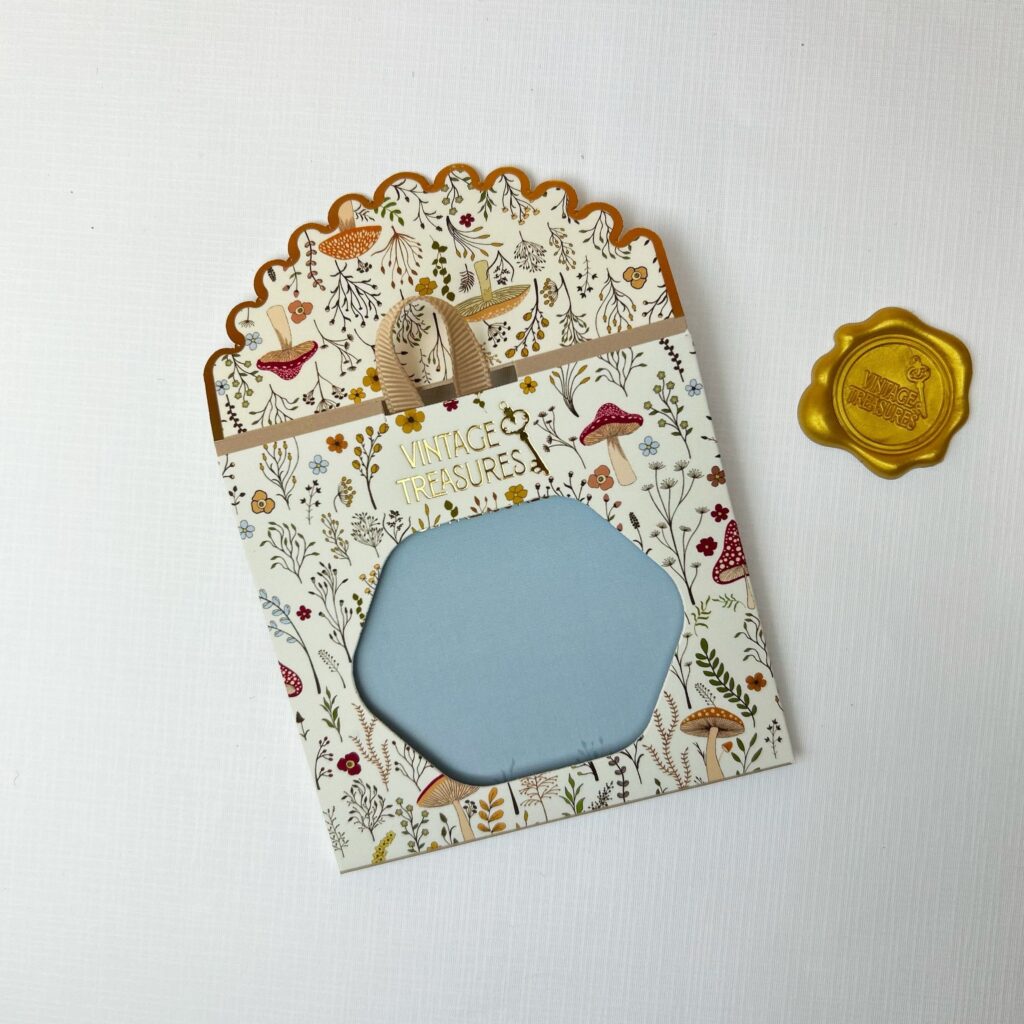 envelope packaging trend design